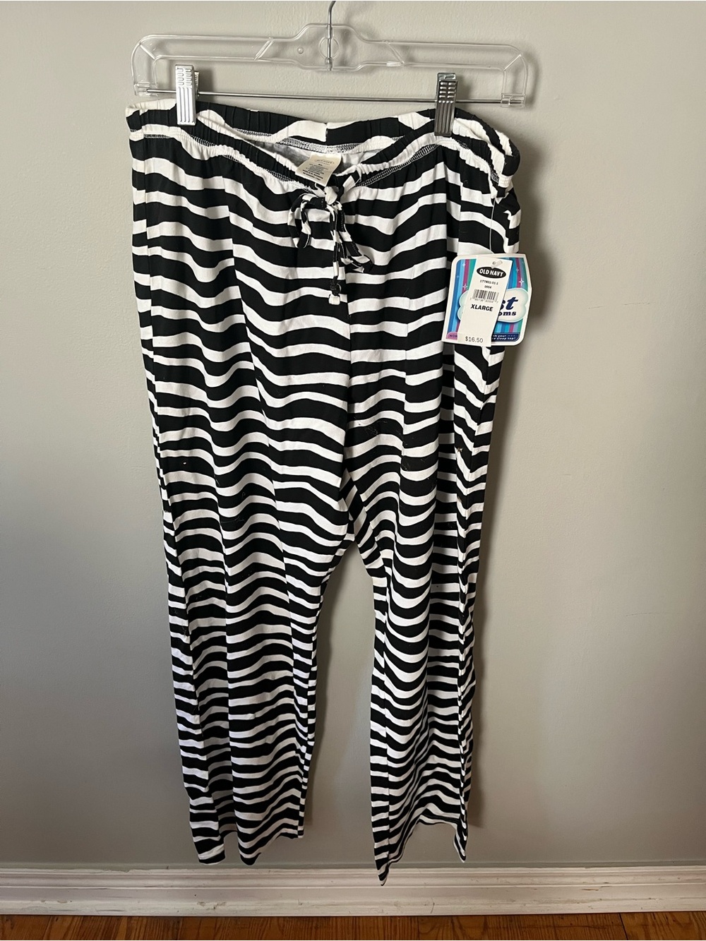 NWT women’s old navy pajama pants XL